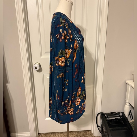 Altar'd State Floral Navy Tunic Blouse - Picture 5 of 14